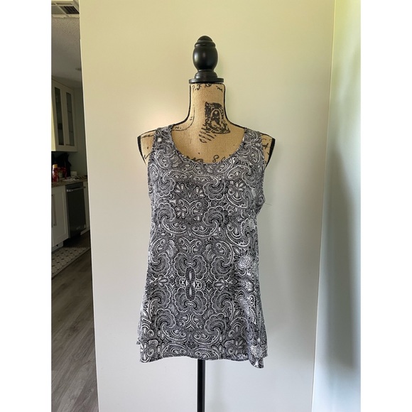 Express Paisley Sleeveless Open Back Split Back Tank Black and White Size Medium - Picture 3 of 7